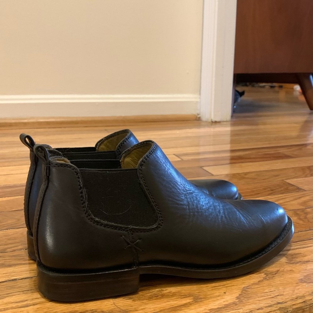 Short leather boots